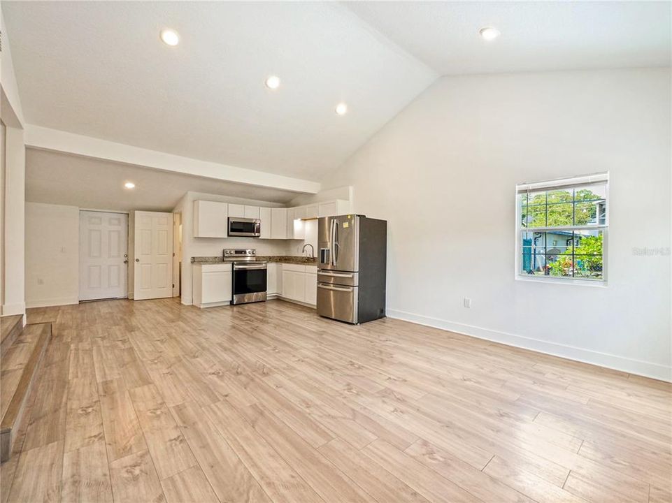 For Sale: $309,999 (3 beds, 2 baths, 1175 Square Feet)