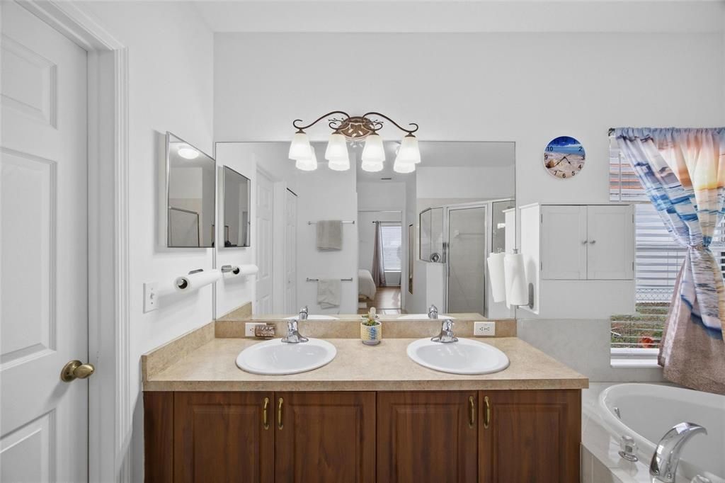 For Sale: $339,999 (3 beds, 2 baths, 1512 Square Feet)