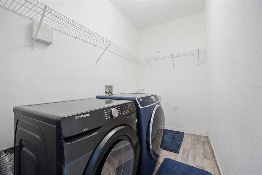 For Sale: $339,999 (3 beds, 2 baths, 1512 Square Feet)