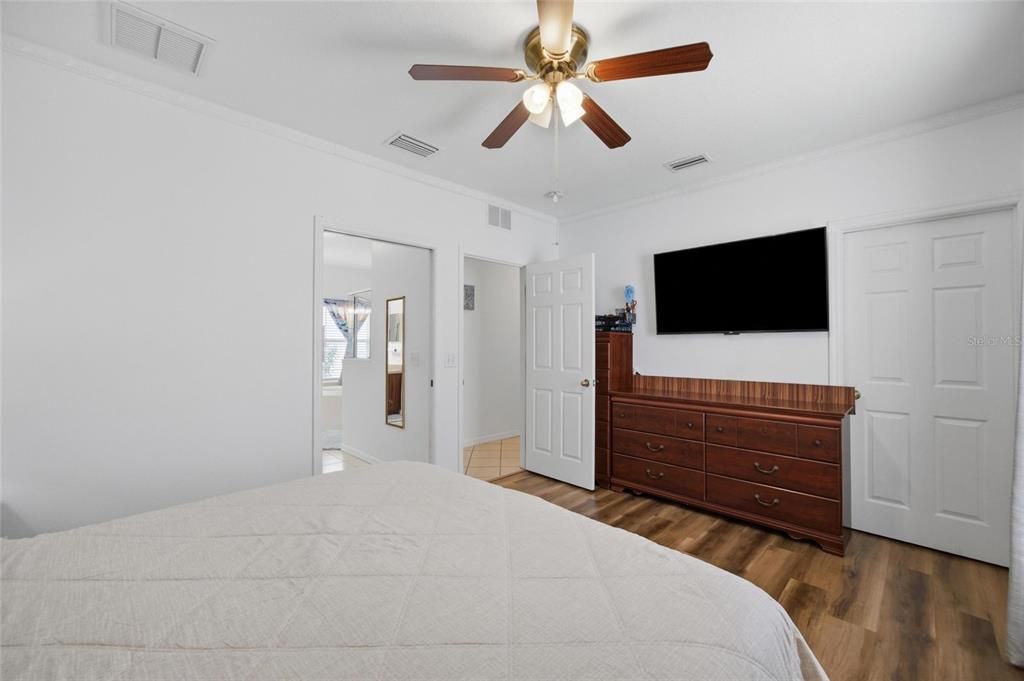 For Sale: $339,999 (3 beds, 2 baths, 1512 Square Feet)