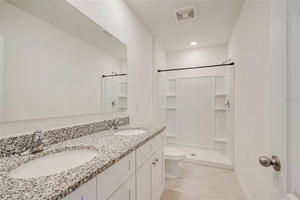 For Sale: $290,000 (3 beds, 2 baths, 1673 Square Feet)