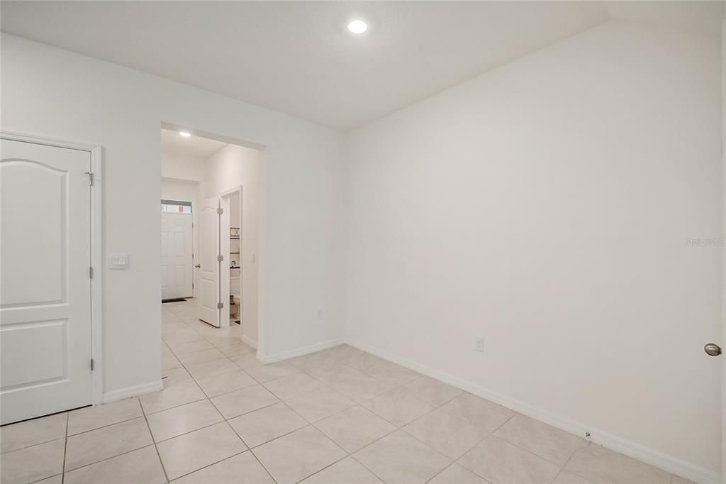 For Sale: $290,000 (3 beds, 2 baths, 1673 Square Feet)