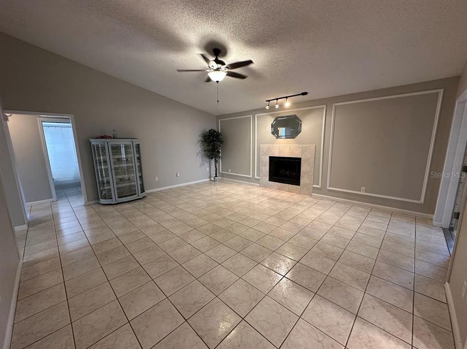 For Sale: $369,900 (3 beds, 2 baths, 1260 Square Feet)