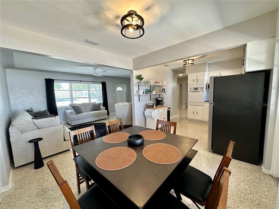 В аренду: $3,500 (3 спален, 2 ванн, 1230 Квадратных фут)