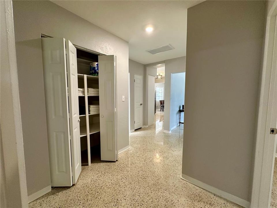 В аренду: $3,500 (3 спален, 2 ванн, 1230 Квадратных фут)