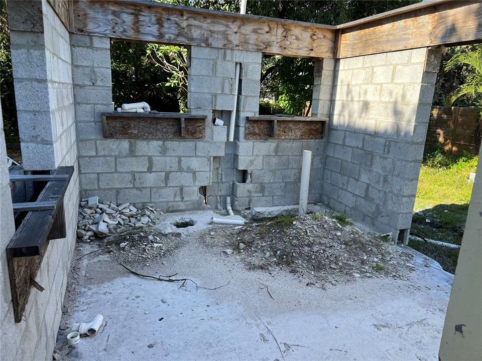 На продажу: $659,999 (0.16 acres)