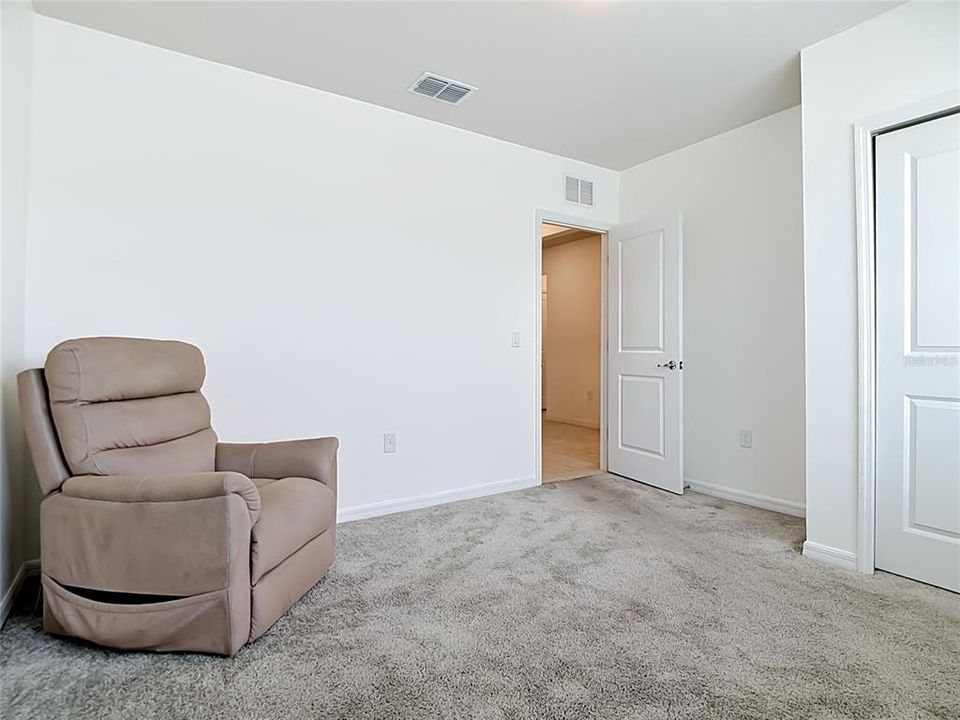 For Sale: $365,000 (4 beds, 2 baths, 1844 Square Feet)