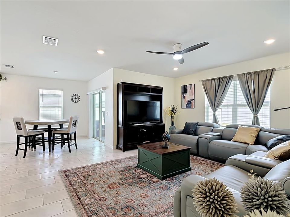 For Sale: $365,000 (4 beds, 2 baths, 1844 Square Feet)