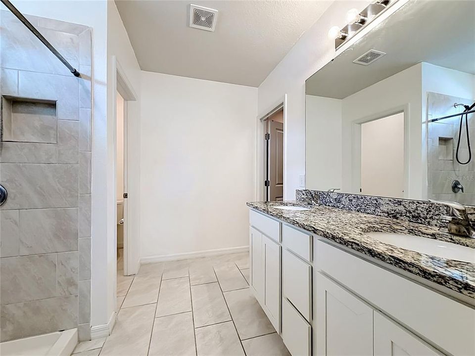 For Sale: $365,000 (4 beds, 2 baths, 1844 Square Feet)