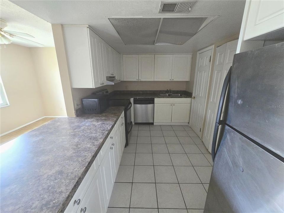 В аренду: $1,495 (2 спален, 2 ванн, 905 Квадратных фут)