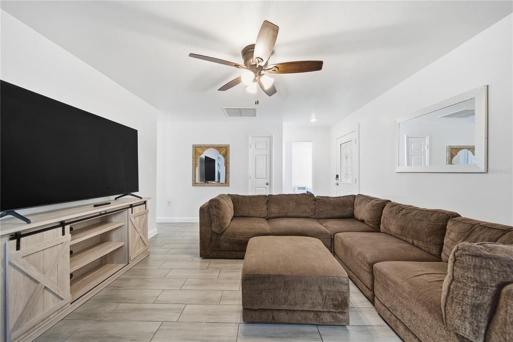 For Sale: $507,000 (4 beds, 2 baths, 1624 Square Feet)