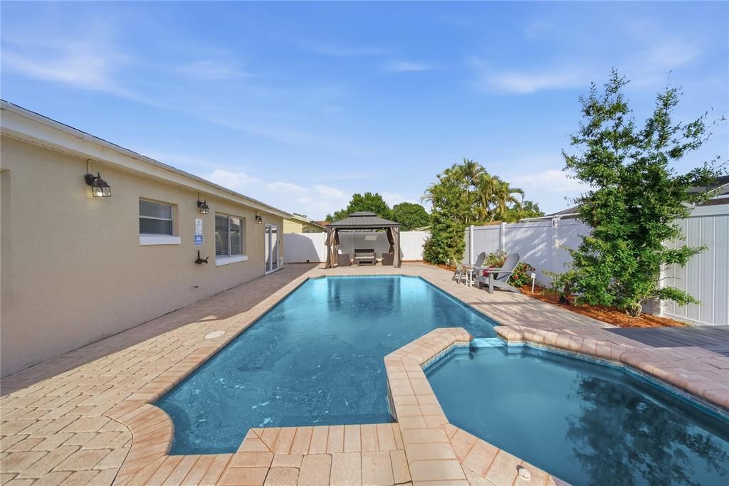 For Sale: $507,000 (4 beds, 2 baths, 1624 Square Feet)