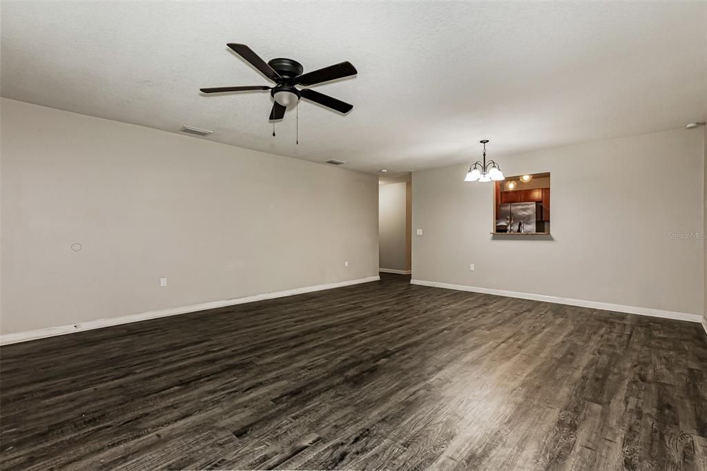 For Sale: $379,000 (3 beds, 2 baths, 1352 Square Feet)