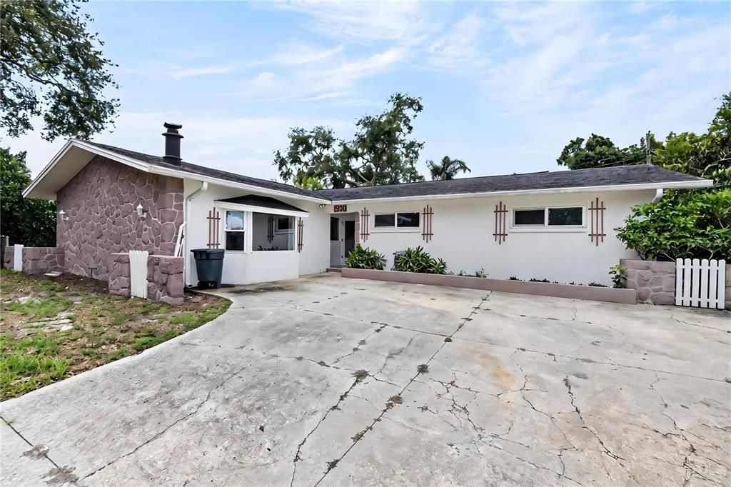 For Sale: $429,900 (3 beds, 2 baths, 1772 Square Feet)