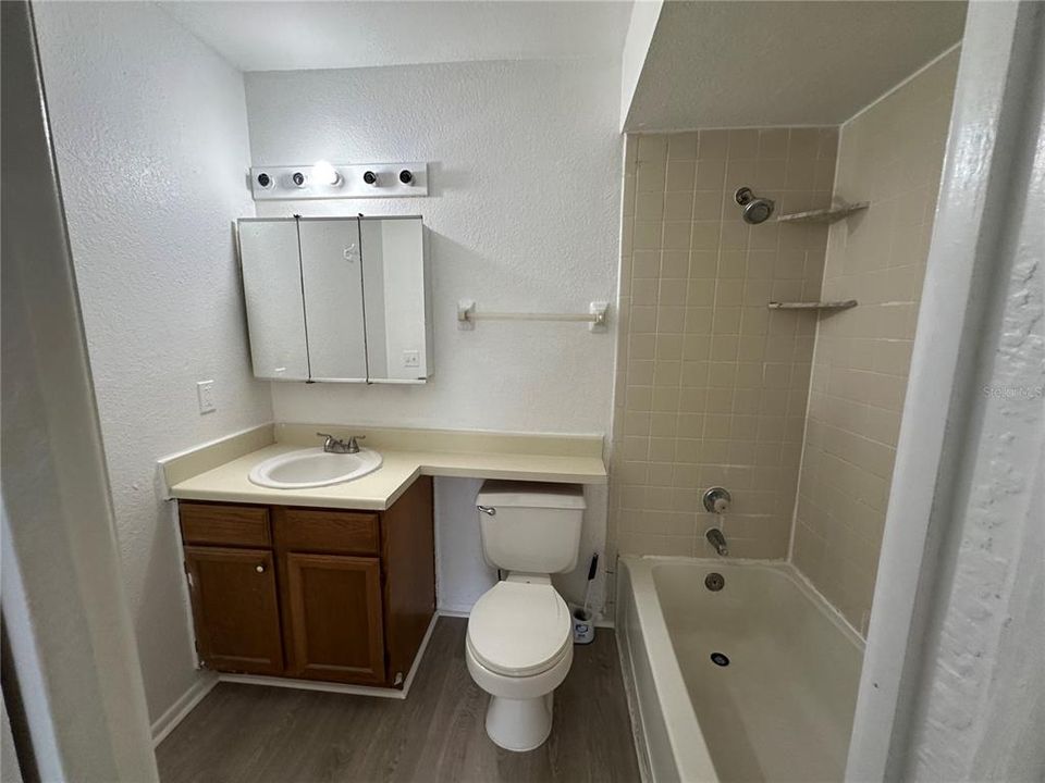 For Rent: $1,600 (2 beds, 2 baths, 969 Square Feet)