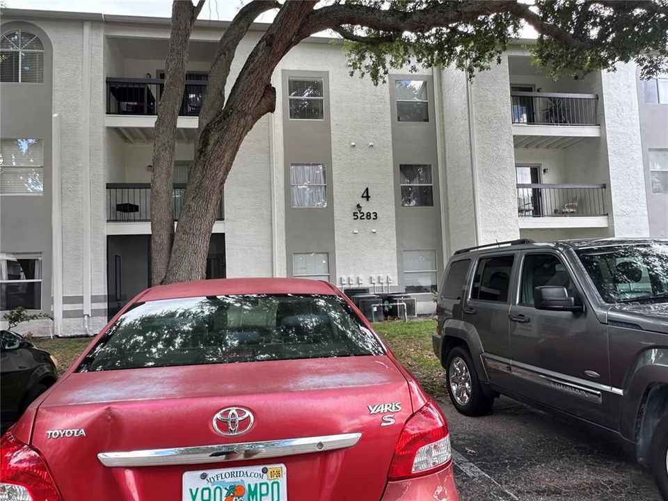 For Rent: $1,600 (2 beds, 2 baths, 969 Square Feet)