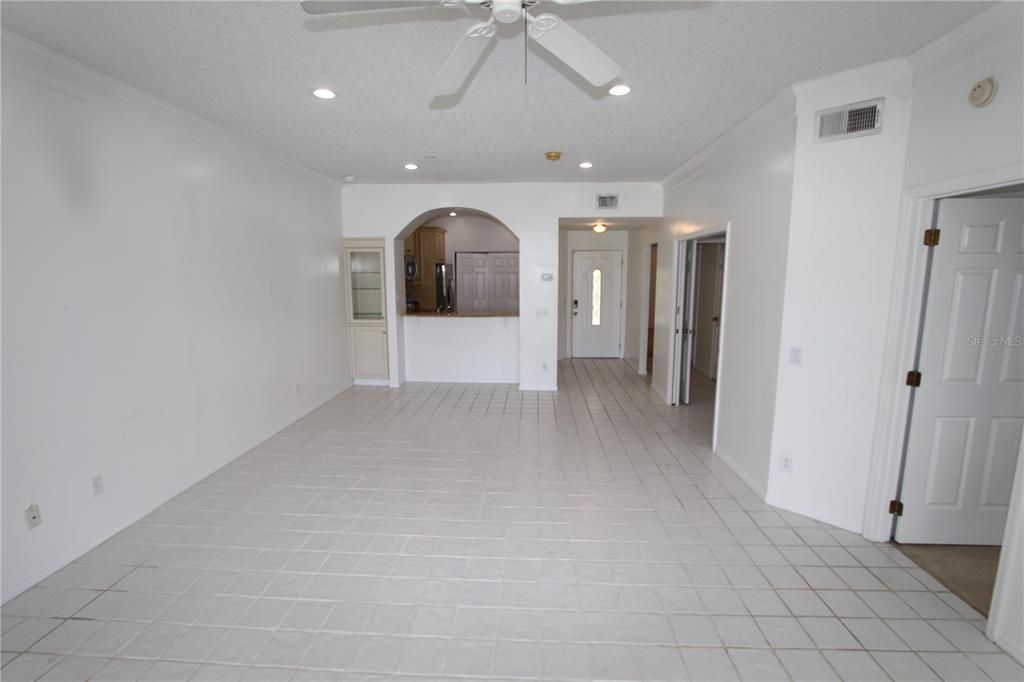 For Rent: $2,295 (3 beds, 2 baths, 1408 Square Feet)