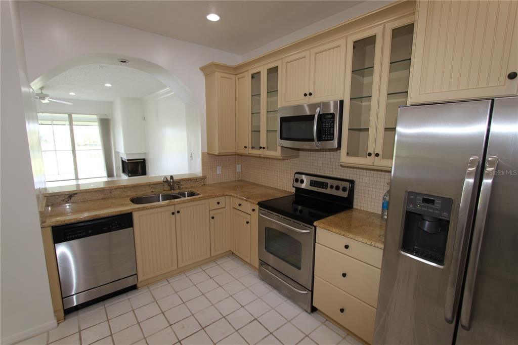 For Rent: $2,295 (3 beds, 2 baths, 1408 Square Feet)