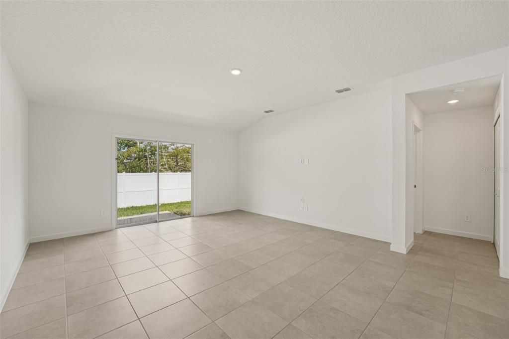 For Sale: $311,990 (4 beds, 2 baths, 1607 Square Feet)