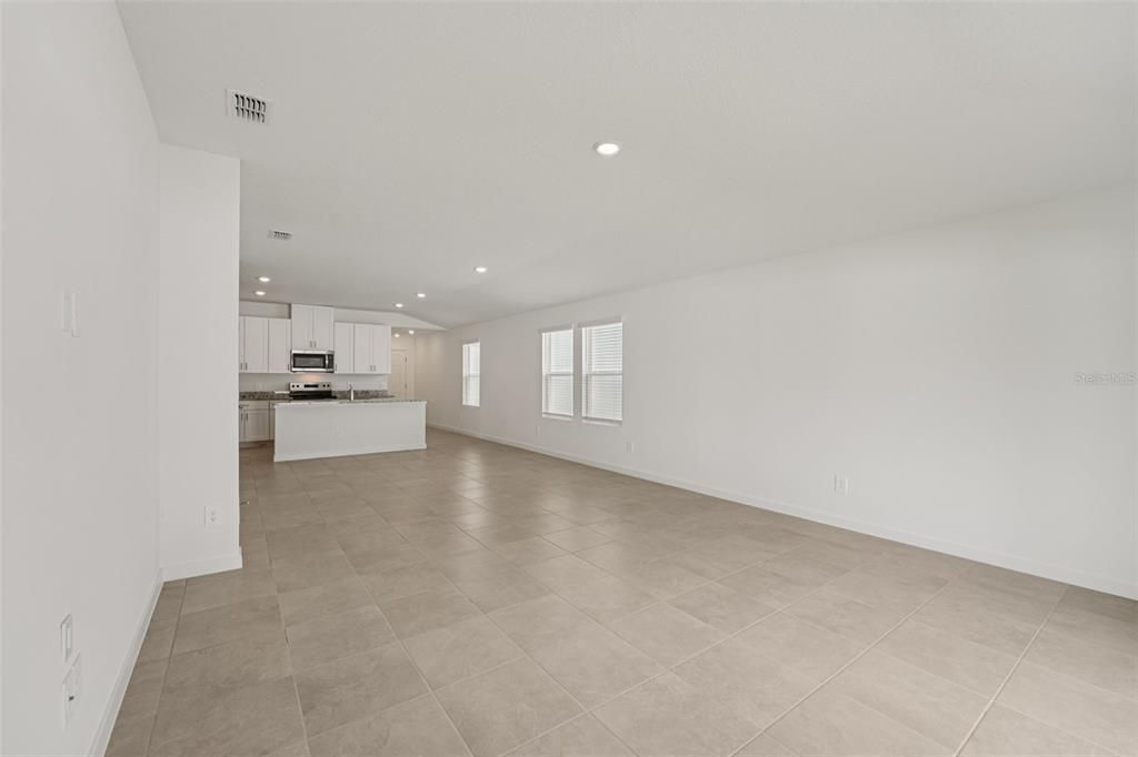 For Sale: $311,990 (4 beds, 2 baths, 1607 Square Feet)