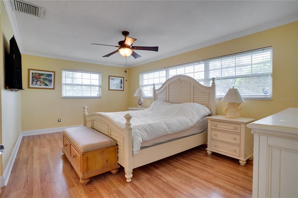 For Sale: $699,000 (3 beds, 2 baths, 2190 Square Feet)