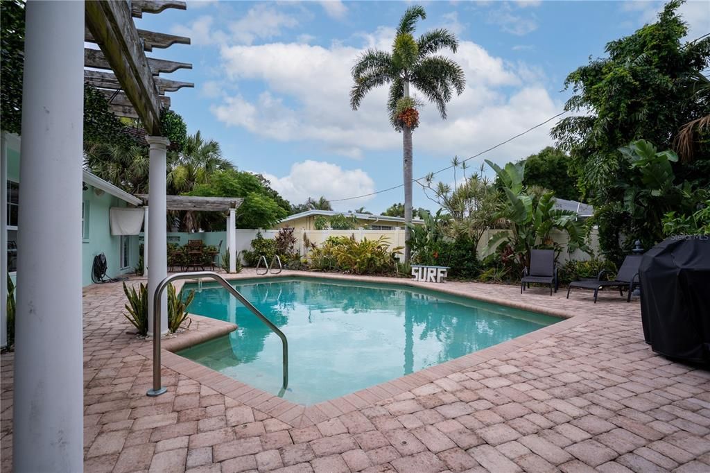 For Sale: $699,000 (3 beds, 2 baths, 2190 Square Feet)