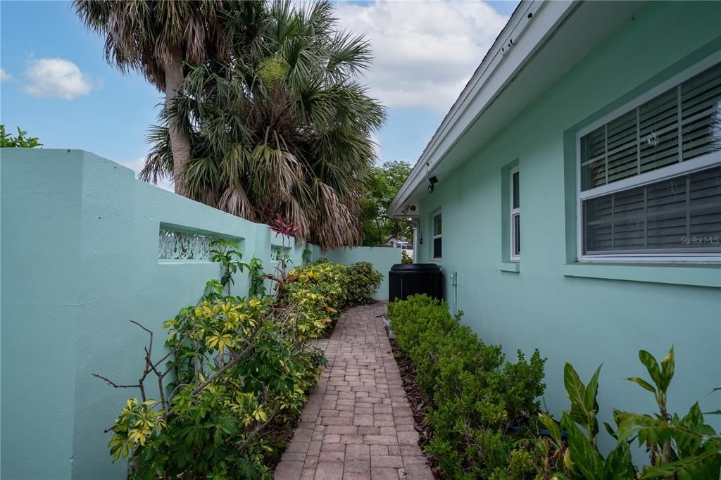 For Sale: $699,000 (3 beds, 2 baths, 2190 Square Feet)