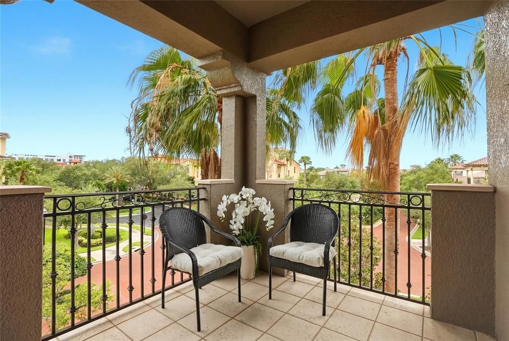For Sale: $749,900 (3 beds, 3 baths, 2262 Square Feet)
