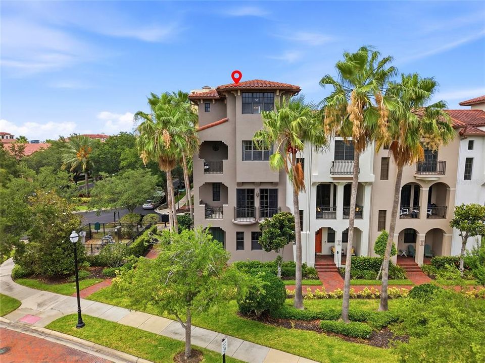 For Sale: $749,900 (3 beds, 3 baths, 2262 Square Feet)