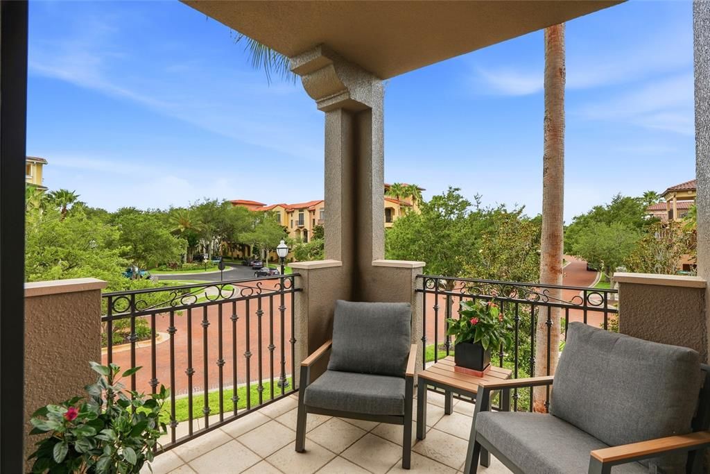 For Sale: $749,900 (3 beds, 3 baths, 2262 Square Feet)