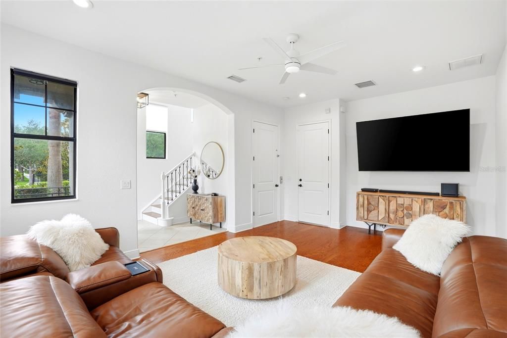 For Sale: $749,900 (3 beds, 3 baths, 2262 Square Feet)