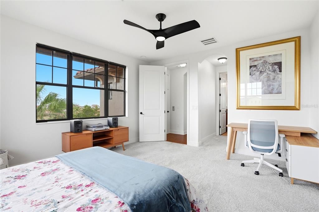For Sale: $749,900 (3 beds, 3 baths, 2262 Square Feet)