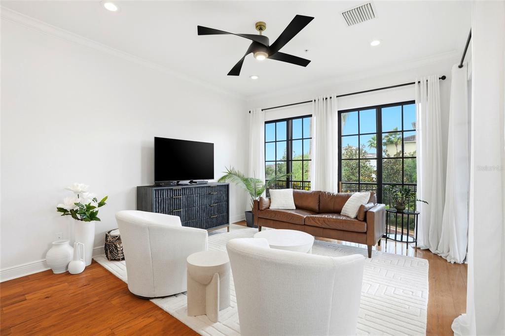 For Sale: $749,900 (3 beds, 3 baths, 2262 Square Feet)