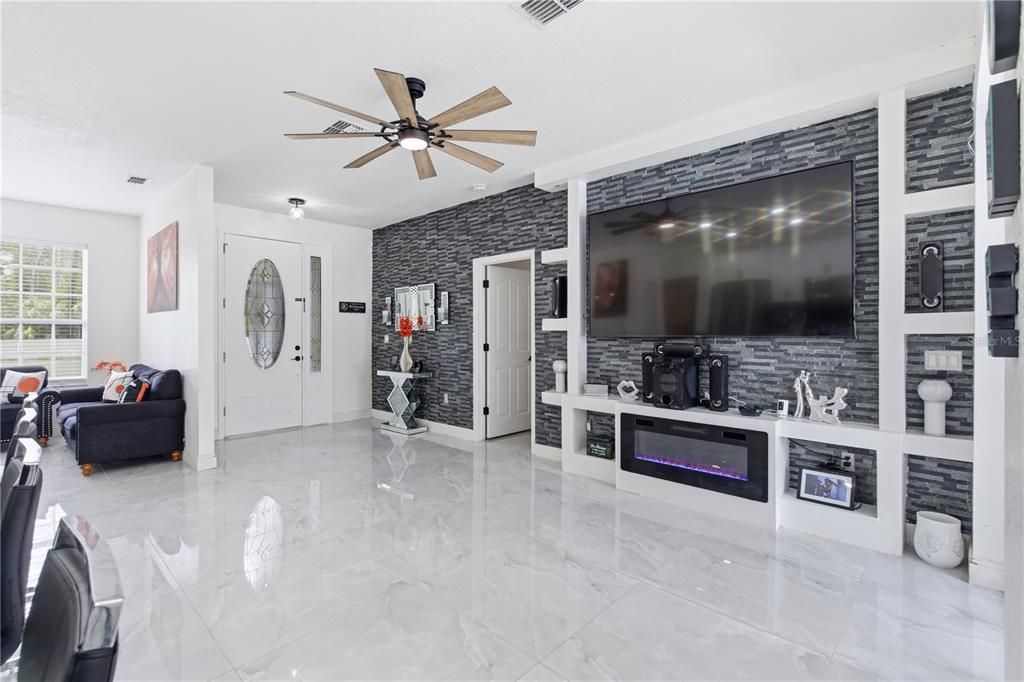 En Venta: $584,900 (5 camas, 4 baños, 2684 Pies cuadrados)