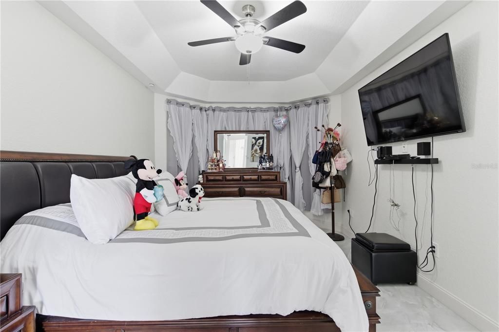 En Venta: $584,900 (5 camas, 4 baños, 2684 Pies cuadrados)
