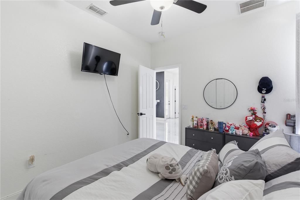 En Venta: $584,900 (5 camas, 4 baños, 2684 Pies cuadrados)