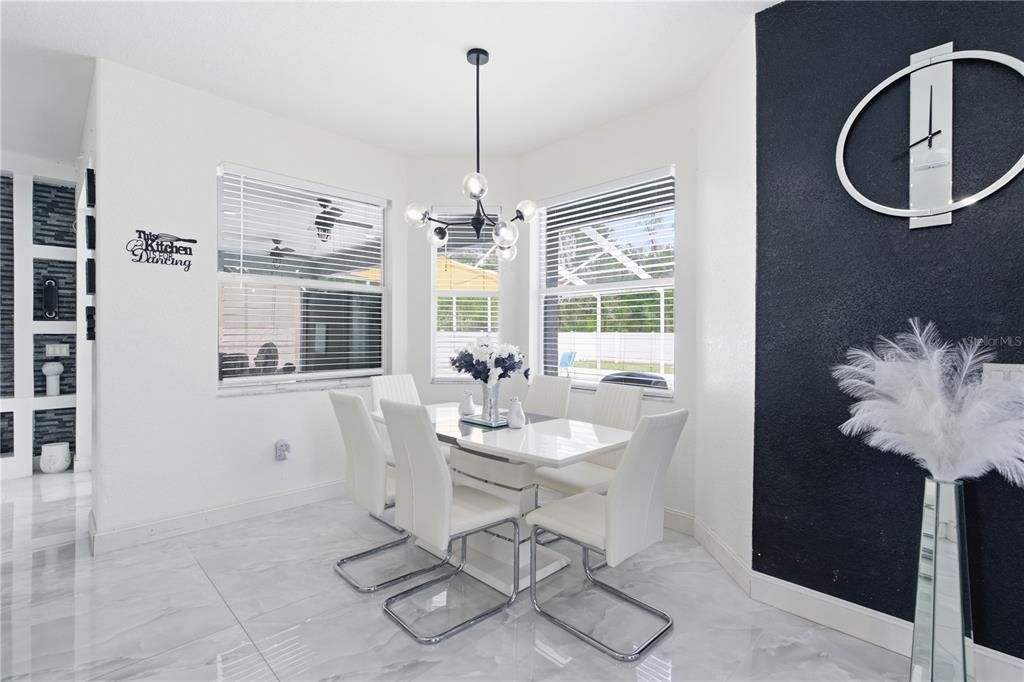 En Venta: $584,900 (5 camas, 4 baños, 2684 Pies cuadrados)