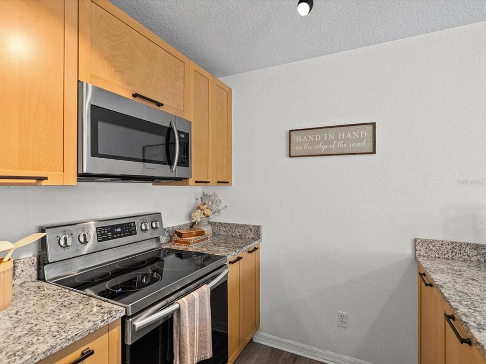 For Sale: $385,000 (2 beds, 2 baths, 1232 Square Feet)