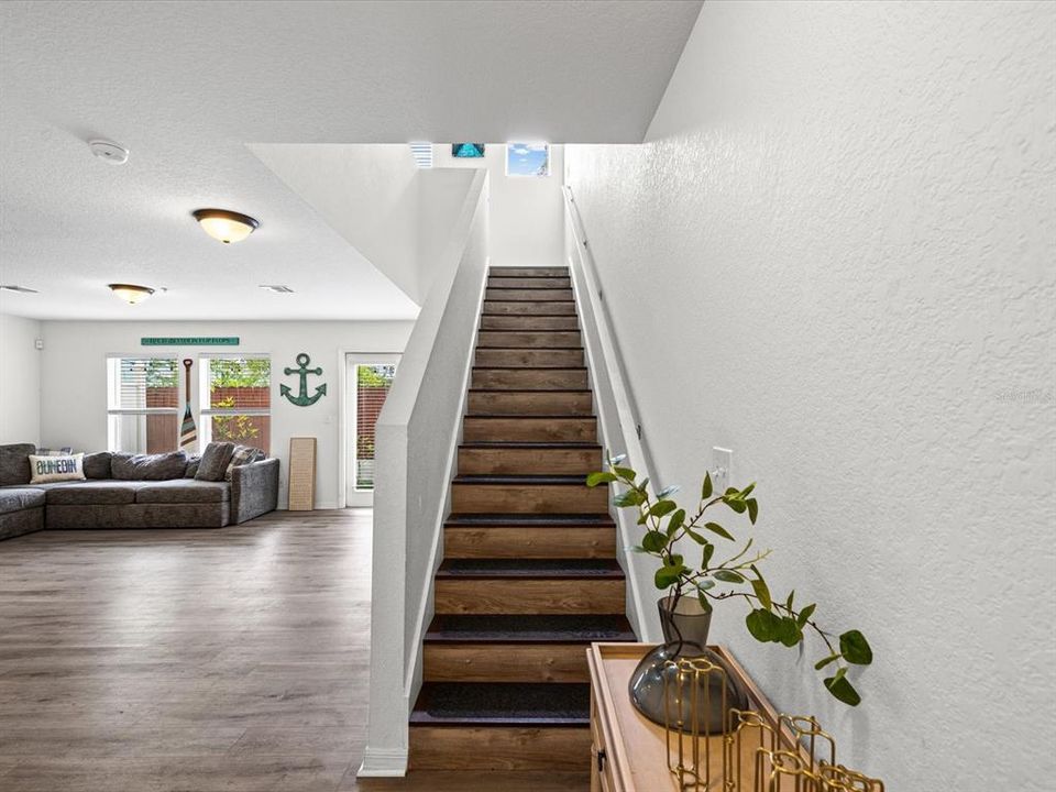 For Sale: $385,000 (2 beds, 2 baths, 1232 Square Feet)