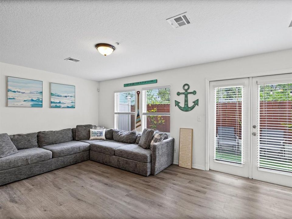 For Sale: $385,000 (2 beds, 2 baths, 1232 Square Feet)