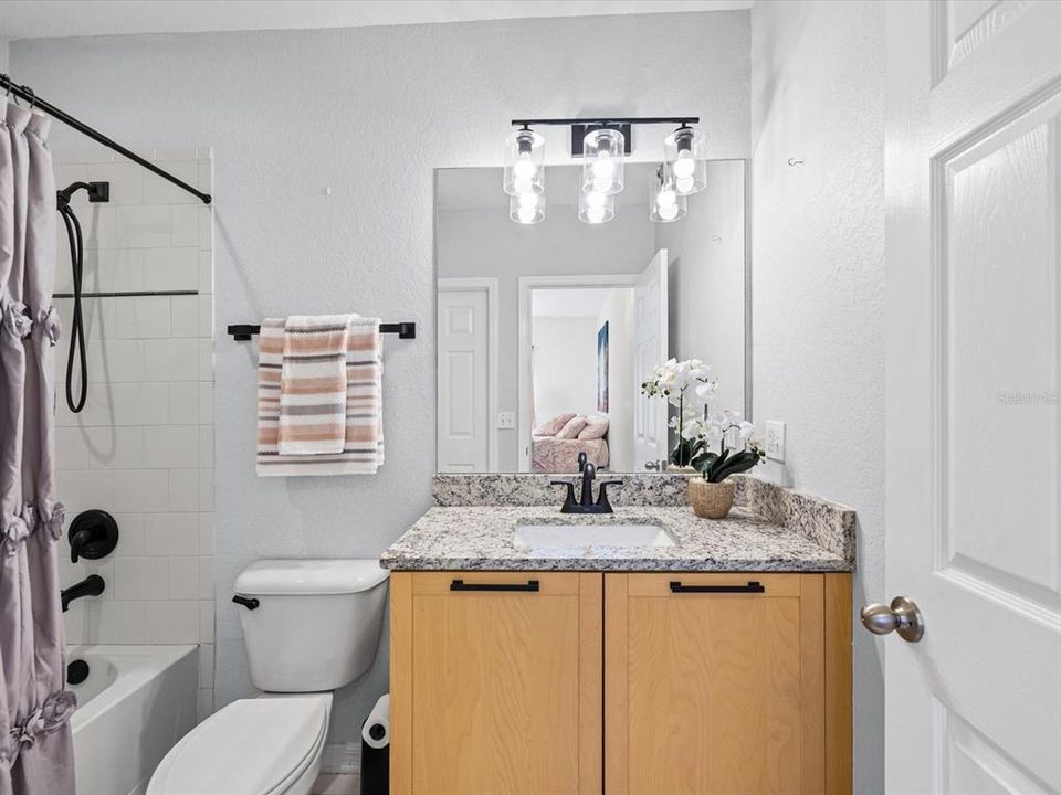 For Sale: $385,000 (2 beds, 2 baths, 1232 Square Feet)