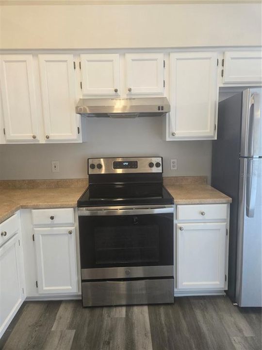 For Rent: $2,495 (3 beds, 2 baths, 1389 Square Feet)