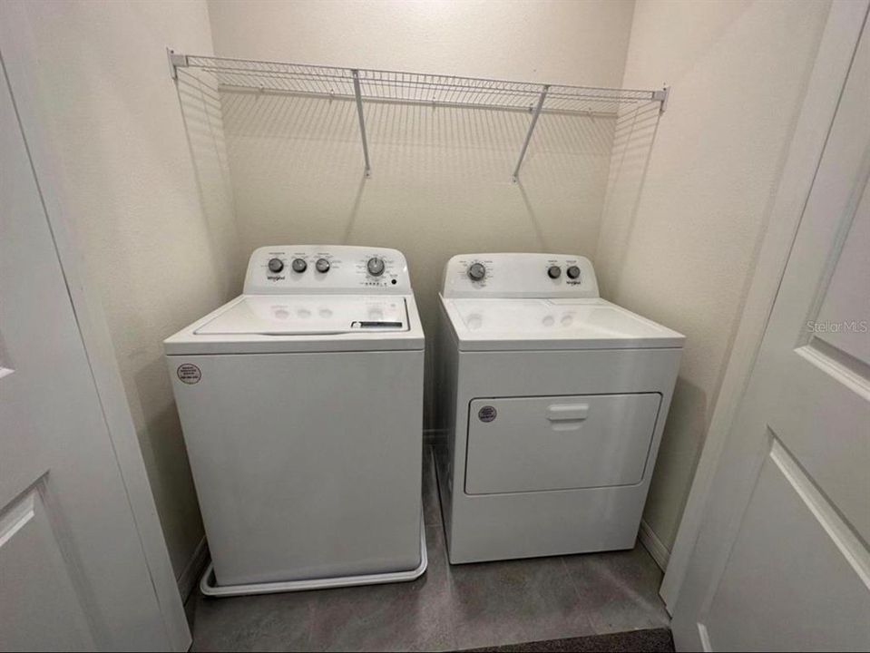 For Sale: $329,900 (3 beds, 2 baths, 1673 Square Feet)