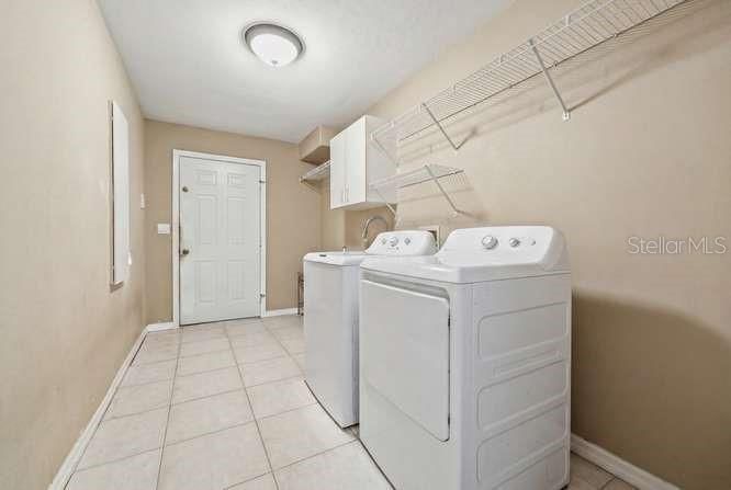 For Sale: $995,000 (5 beds, 4 baths, 3854 Square Feet)