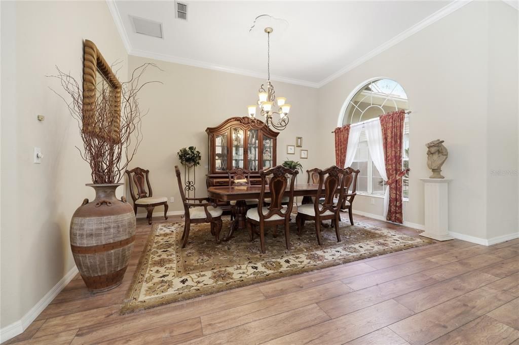 For Sale: $995,000 (5 beds, 4 baths, 3854 Square Feet)