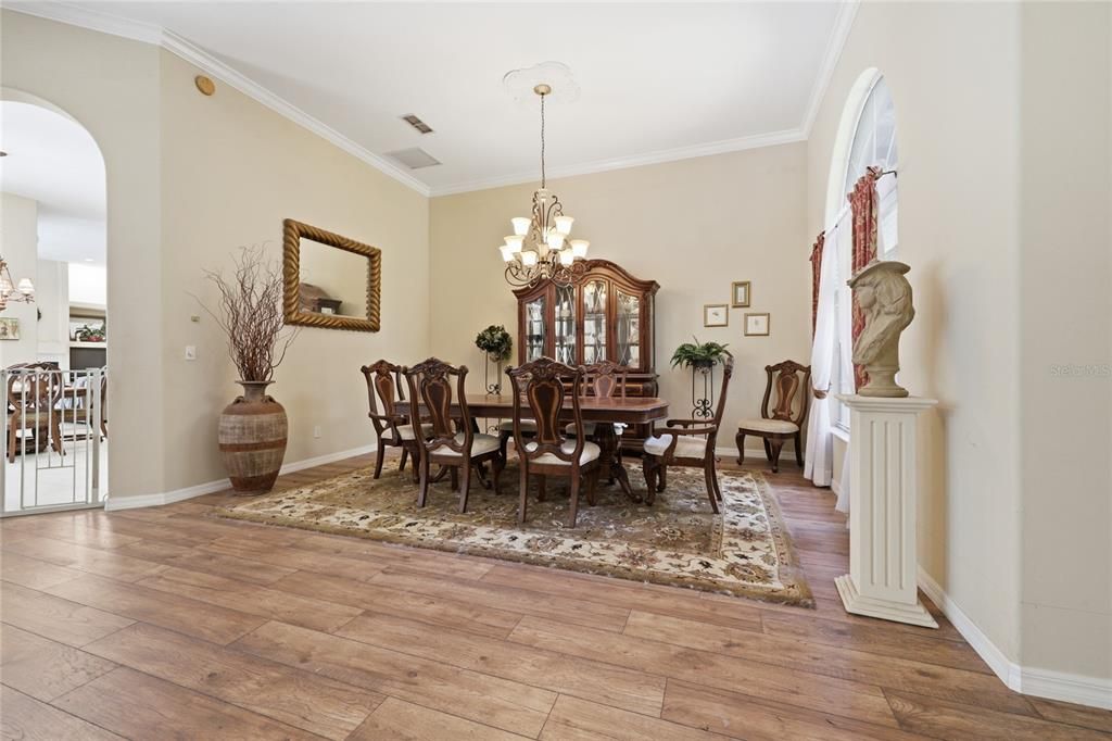 For Sale: $995,000 (5 beds, 4 baths, 3854 Square Feet)