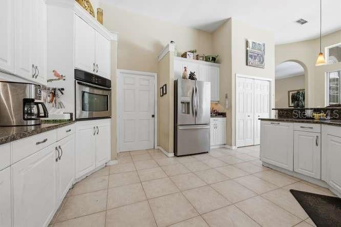 For Sale: $995,000 (5 beds, 4 baths, 3854 Square Feet)