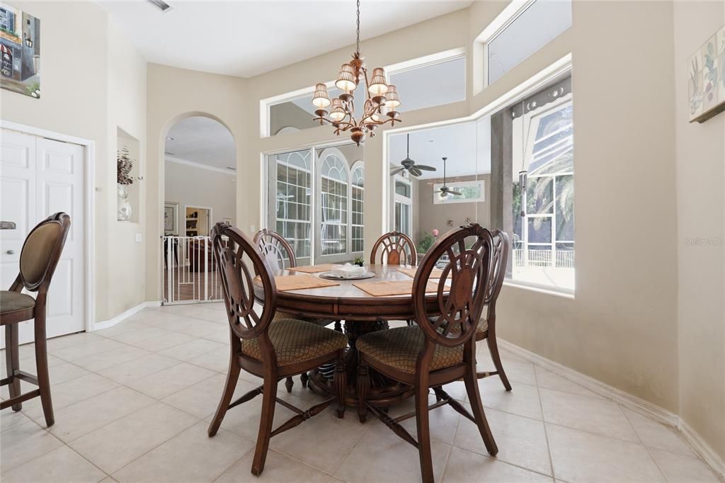 For Sale: $995,000 (5 beds, 4 baths, 3854 Square Feet)