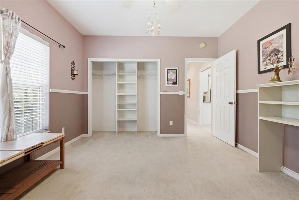 For Sale: $995,000 (5 beds, 4 baths, 3854 Square Feet)