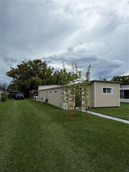 For Sale: $189,999 (2 beds, 2 baths, 965 Square Feet)